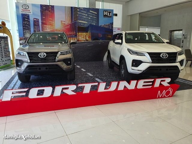 mua-ban-xe-toyota-fortuner-2021-toyota-tan-cang-danhgiaxehoi-vn-6-1