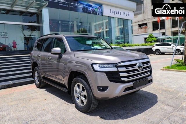 Giá xe Toyota Land Cruiser 2022-2023