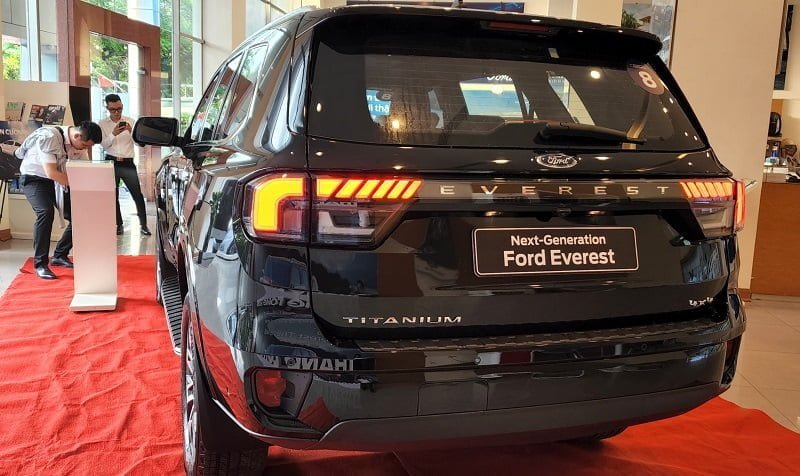ford everest titanium 2 0l at 4×4 2023 gia ban khuyen mai hinh anh xe 6 - Ford Everest Titanium 2.0L AT 4×4 2023 giá bán khuyến mãi, hình ảnh xe